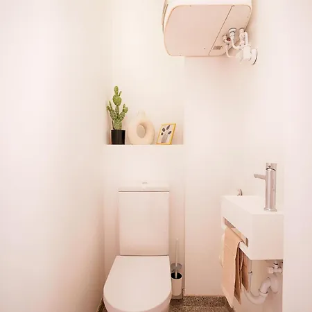 Business In Apartment *